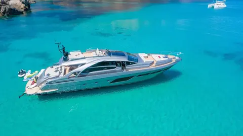 Beyond Yacht Charter, photograph 3