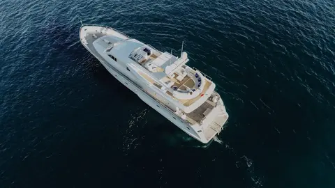 Beyond Yacht Charter, photograph 4