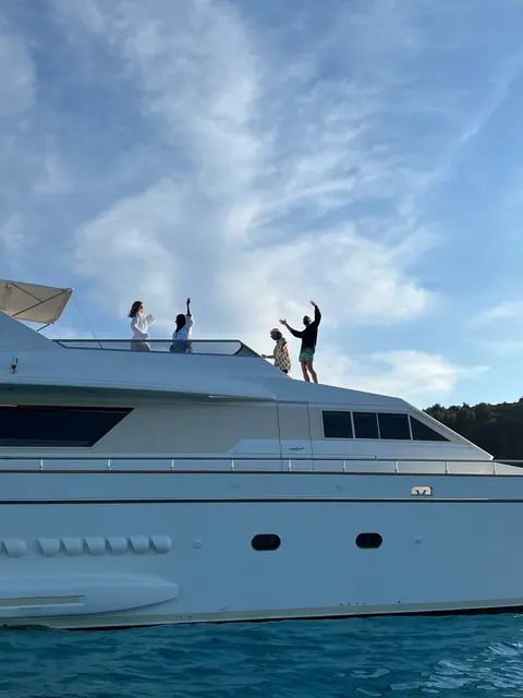 Beyond Yacht Charter, photograph 6