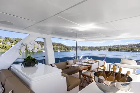 Bluestone Yacht Charter, photograph 12