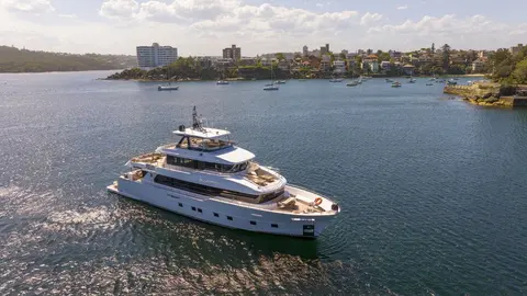 Bluestone Yacht Charter, photograph 2