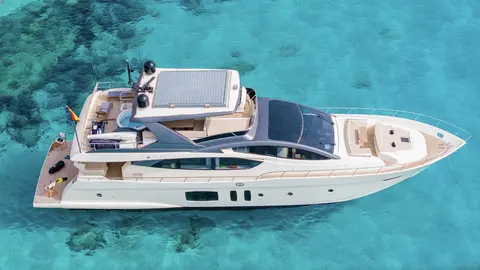 Byscaine Yacht Charter, photograph 2