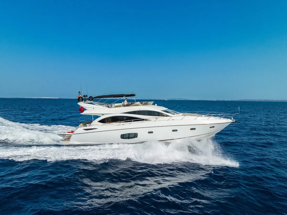 Cala DI Luna Yacht Charter