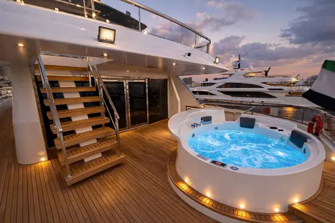 Carmen Yacht Charter in Dubai, photograph 3