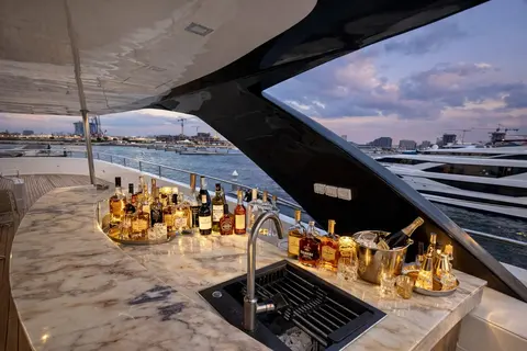 Carmen Yacht Charter in Dubai, photograph 7