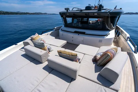 CC Yacht Charter, photograph 11
