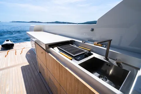 CC Yacht Charter, photograph 12