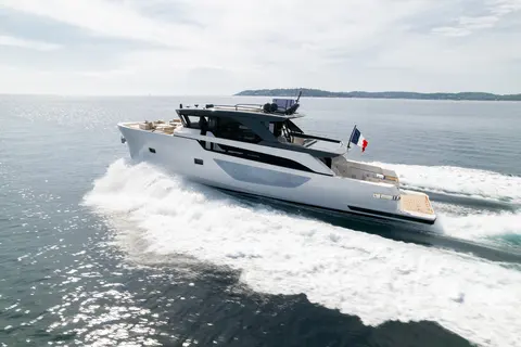CC Yacht Charter, photograph 2