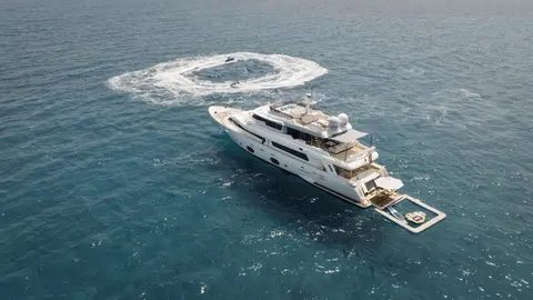 Centurion Yacht Charter, photograph 3