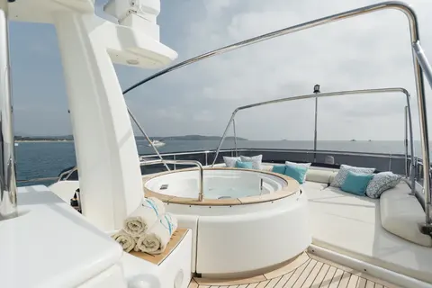 Centurion Yacht Charter, photograph 8