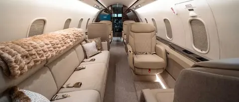Challenger 3500 Private Jet Charter, photograph 5