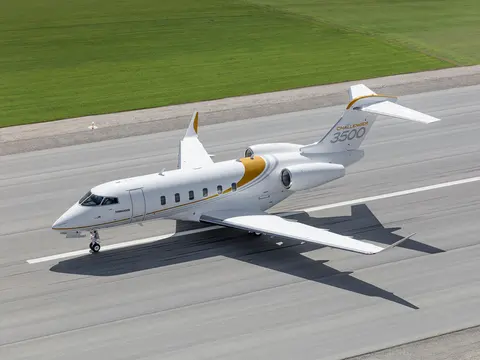 Challenger 3500 Private Jet Charter, photograph 6