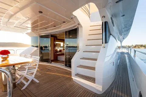 Chaos Yacht Charter, photograph 12