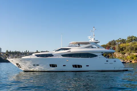 Chaos Yacht Charter, photograph 2