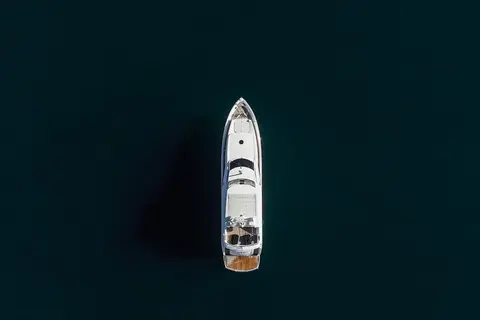 Chaos Yacht Charter, photograph 3