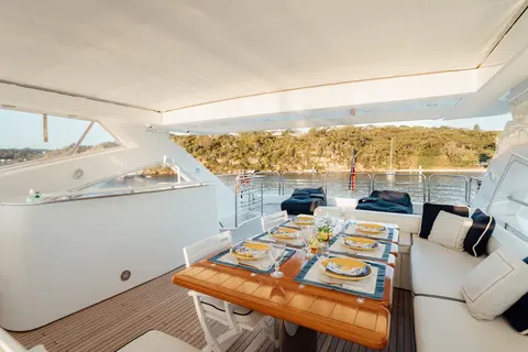 Chaos Yacht Charter, photograph 6