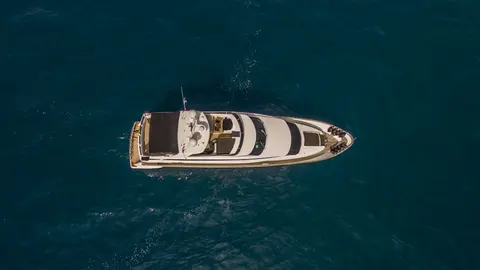 Conte Alberti Yacht Charter, photograph 11