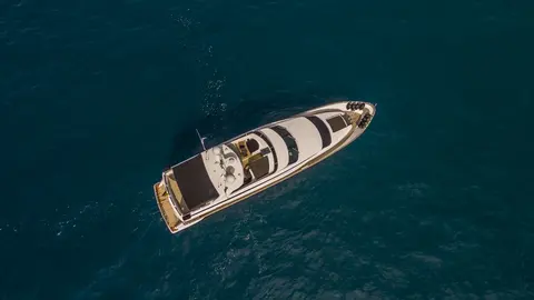 Conte Alberti Yacht Charter, photograph 12
