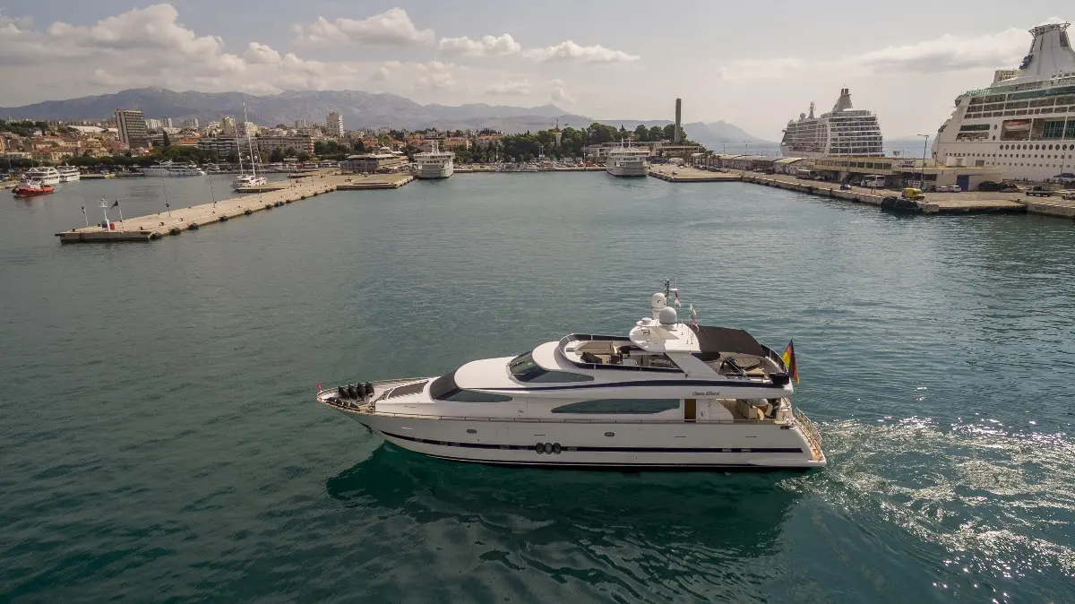 Conte Alberti Yacht Charter