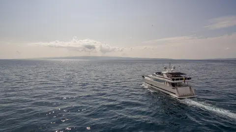 Conte Alberti Yacht Charter, photograph 3
