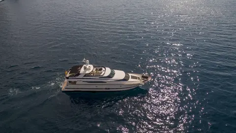 Conte Alberti Yacht Charter, photograph 4
