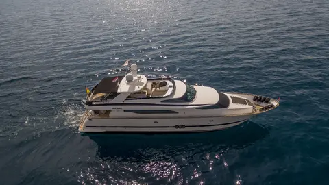 Conte Alberti Yacht Charter, photograph 5