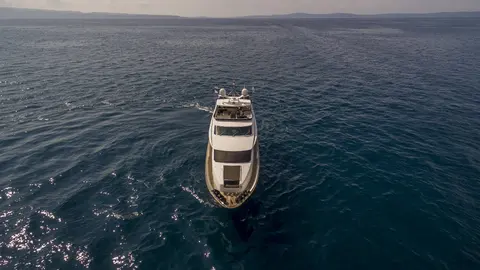 Conte Alberti Yacht Charter, photograph 7