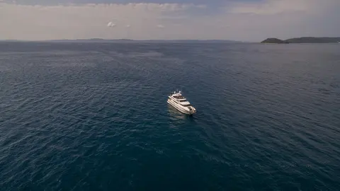 Conte Alberti Yacht Charter, photograph 9