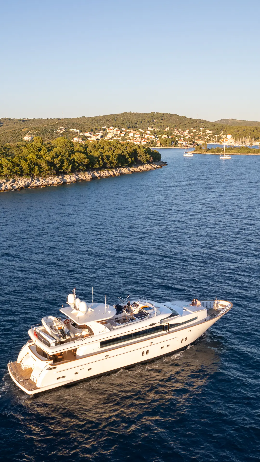 Conte Stefani Yacht Charter