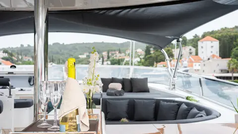 Conte Stefani Yacht Charter, photograph 7
