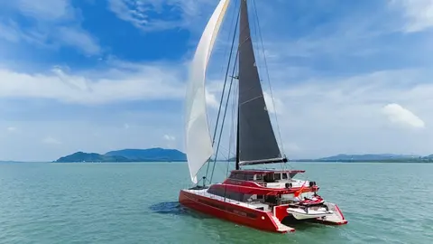 Crazy Love Yacht Charter, photograph 5