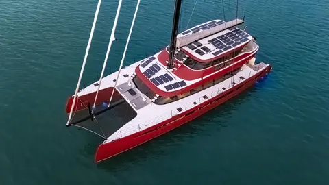 Crazy Love Yacht Charter, photograph 6