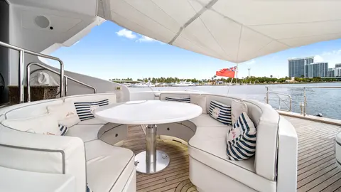 Daya Yacht Charter, photograph 6