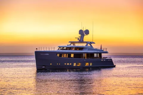 Delta One Yacht Charter, photograph 11