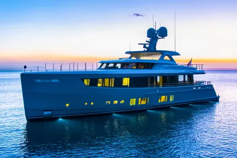 Delta One Yacht Charter, photograph 2