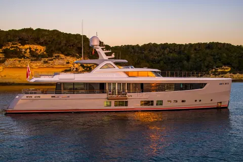 Delta One Yacht Charter, photograph 5