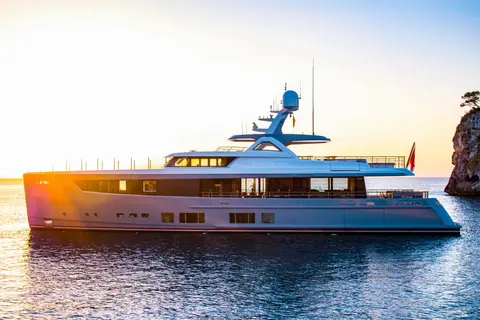 Delta One Yacht Charter, photograph 7