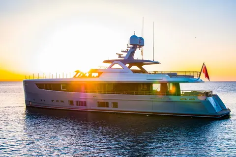 Delta One Yacht Charter, photograph 9