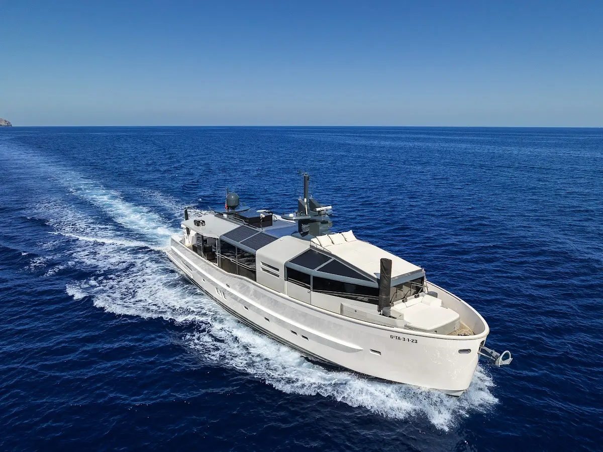 Dhamma II Yacht Charter