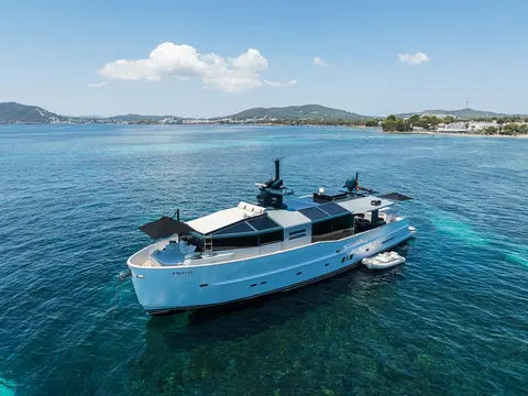 Dhamma II Yacht Charter, photograph 2