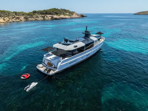 Dhamma II Yacht Charter, photograph 3