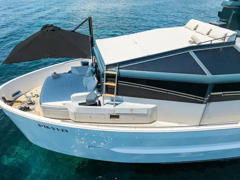 Dhamma II Yacht Charter, photograph 6