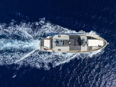 Dhamma II Yacht Charter, photograph 7