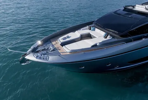 Diva Yacht Charter in Dubai, photograph 5