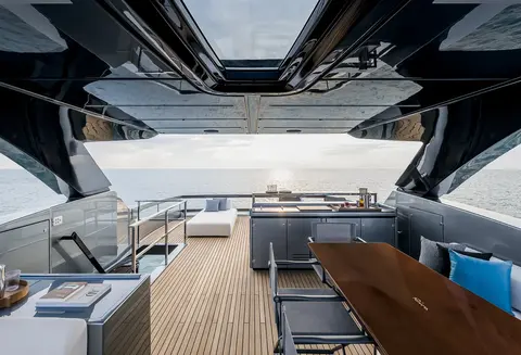Diva Yacht Charter in Dubai, photograph 9