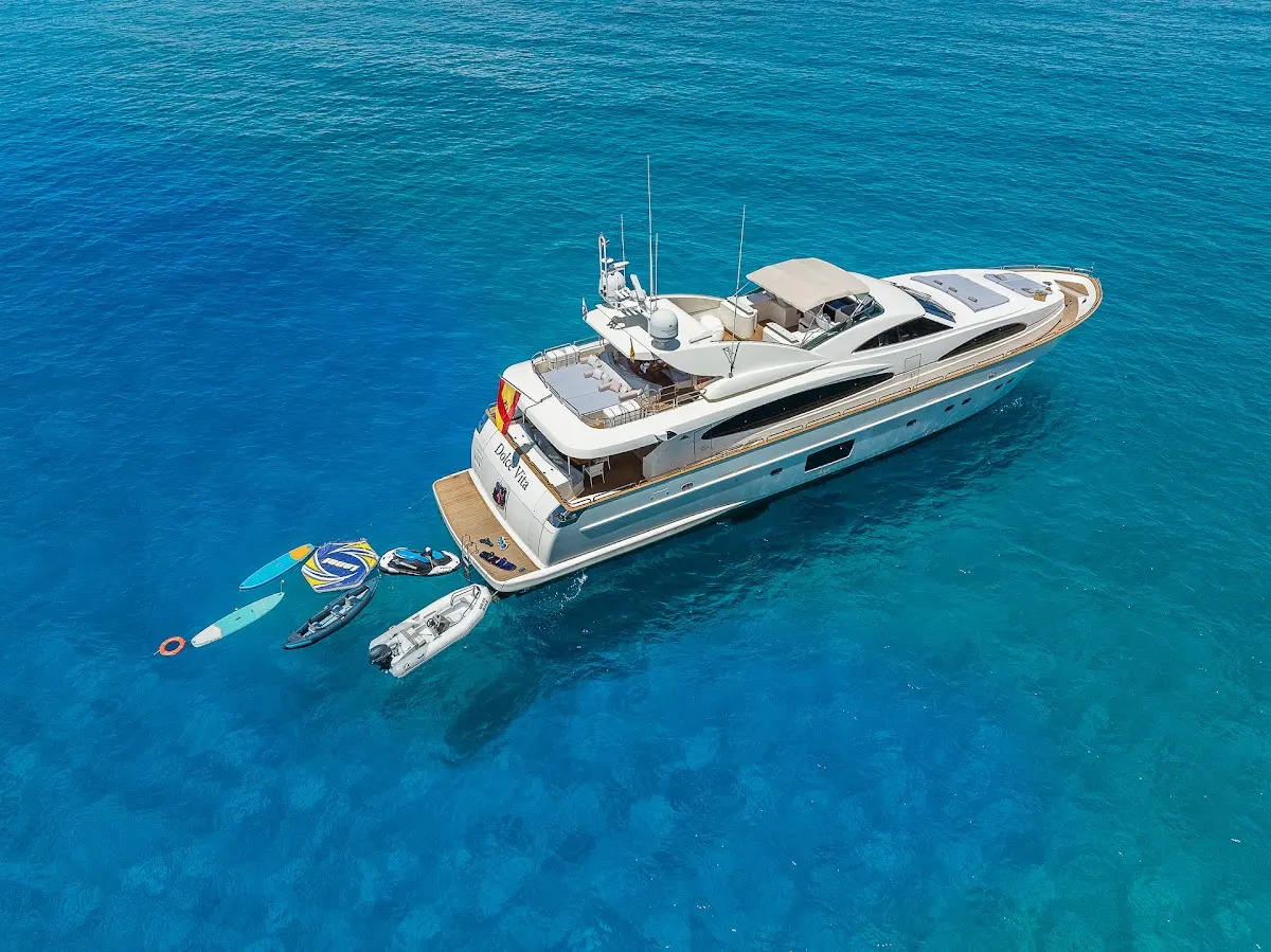 Dolce Vita IV Yacht Charter