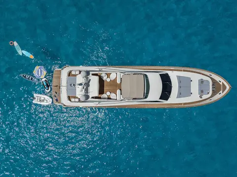 Dolce Vita IV Yacht Charter, photograph 4