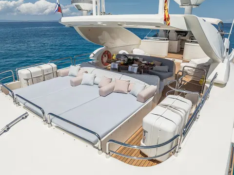 Dolce Vita IV Yacht Charter, photograph 9
