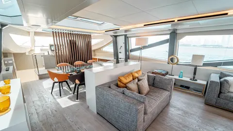 Dolce Vita Yacht Charter in Dubai, photograph 11