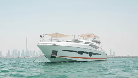 Dolce Vita Yacht Charter in Dubai, photograph 3